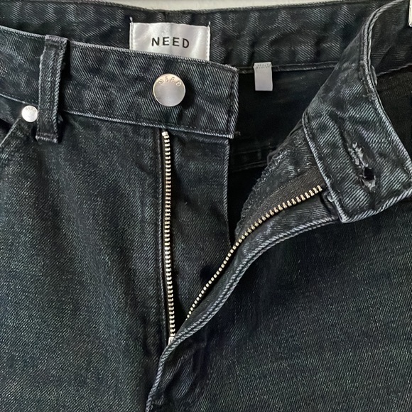 NEED SUPPLY Pen Fit High Rise Relaxed Straight Leg Jeans in Broken Black - Picture 7 of 16